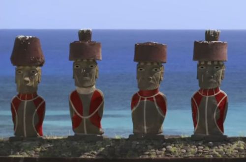 Les moai en couleurs. Image extraite du documentaire Ile de P�ques, l'heure des v�rit�s.